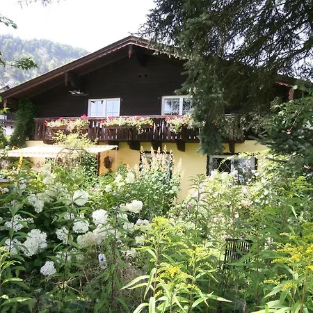 Chalet Appartement Am Schilift Sankt Gilgen